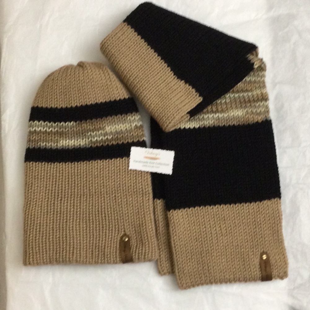 Ross Knit Reversible Beanie and Scarf Set (Item # 912)